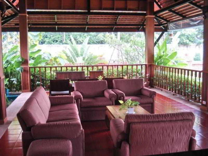 Паттайя: Inrawadee Resort