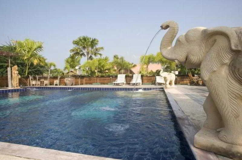 Паттайя: Inrawadee Resort