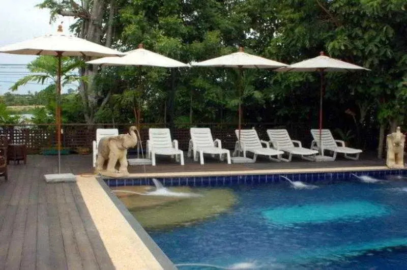 Паттайя: Inrawadee Resort