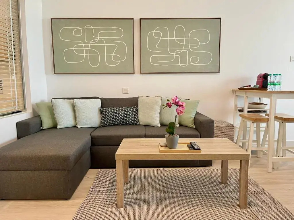 Дубай: Palm Jumeirah Upgraded & Cozy Boutique Apartment