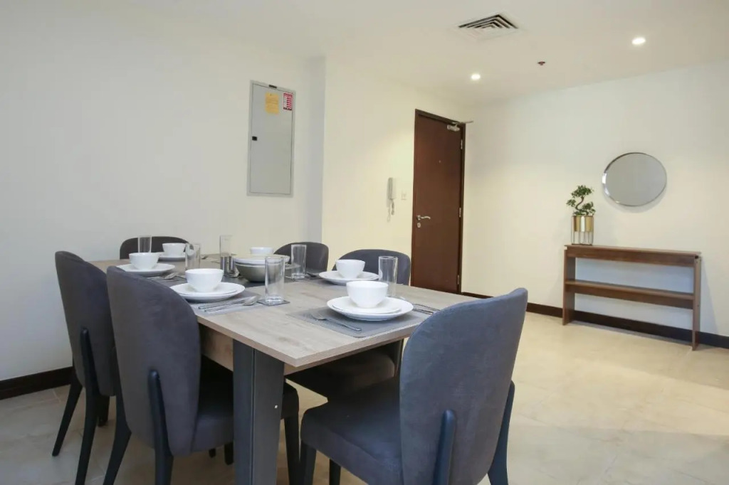 Дубай: Goldcrest Views - 2br Apartment - Allsopp&Allsopp