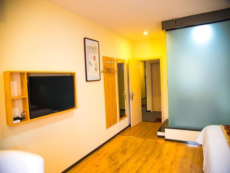 Ханчжоу: Thank Inn Chain Hotel Zhejiang Hangzhou Xiaoshan International Airport,