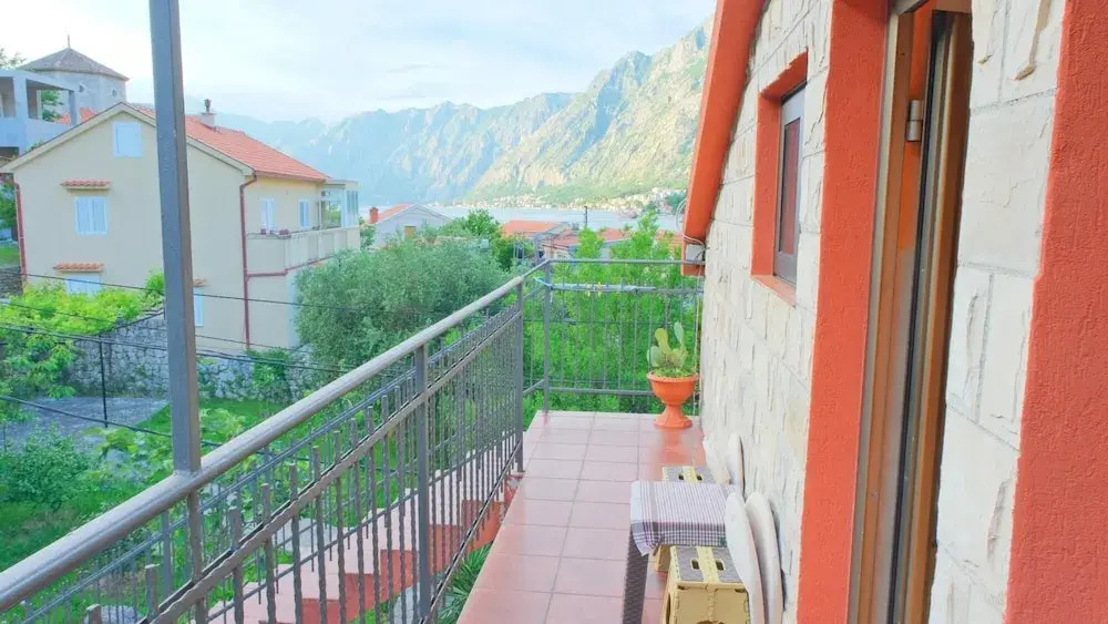 Sea View Cozy Flat 1 Min to Beach in Montenegro — фото 1