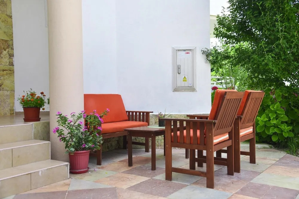 Ульцинь: Flat w Garden Balcony 5 min to Beaches in Uljinc