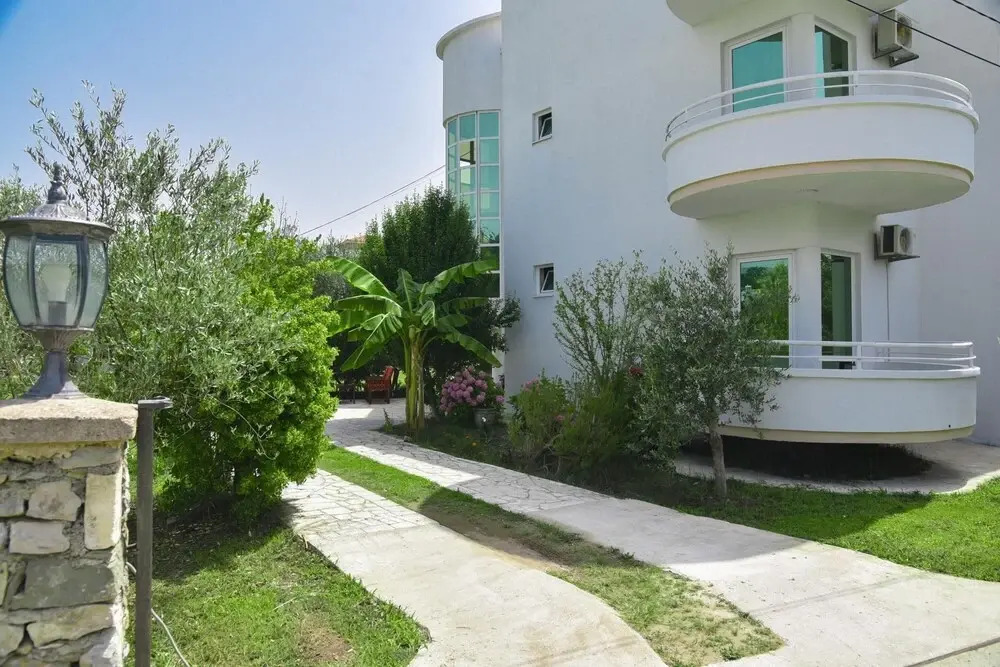 Ульцинь: Flat w Garden Balcony 5 min to Beaches in Uljinc
