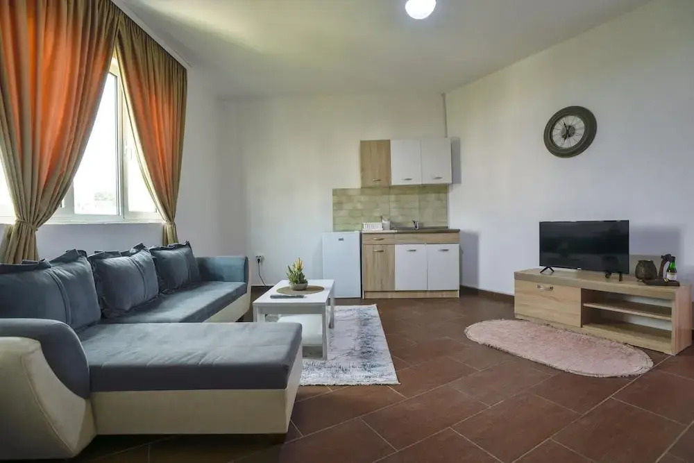 Ульцинь: Flat w Garden Balcony 5 min to Beaches in Uljinc
