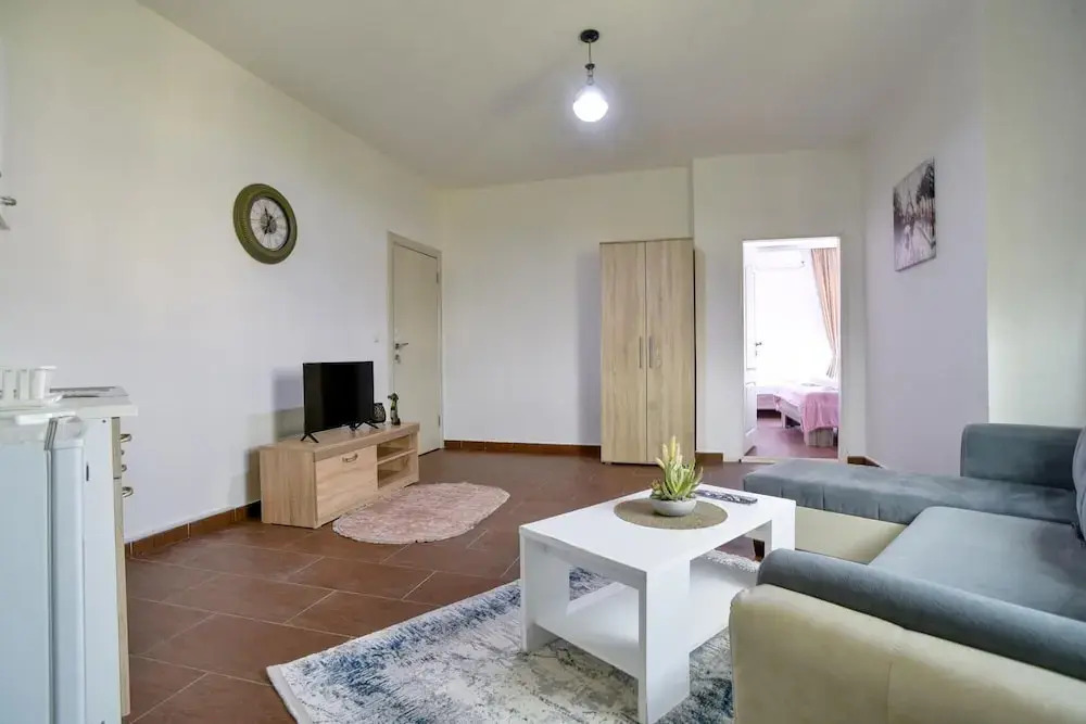 Ульцинь: Flat w Garden Balcony 5 min to Beaches in Uljinc