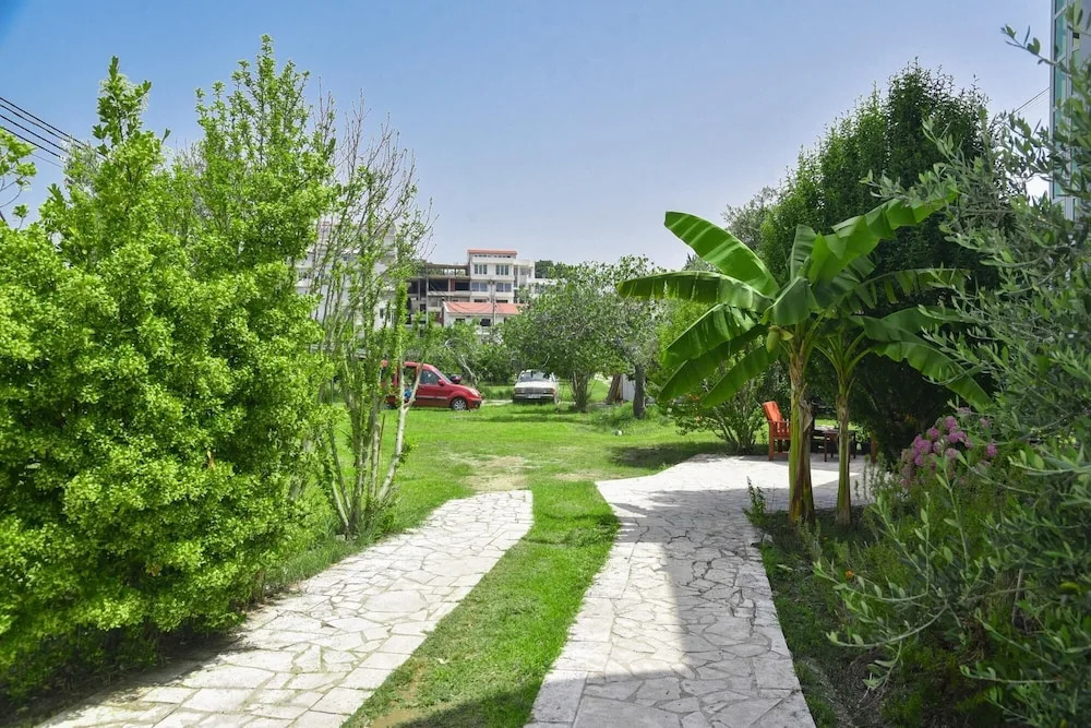 Ульцинь: Flat w Balcony Garden 5 min to Ulcinj Long Beach