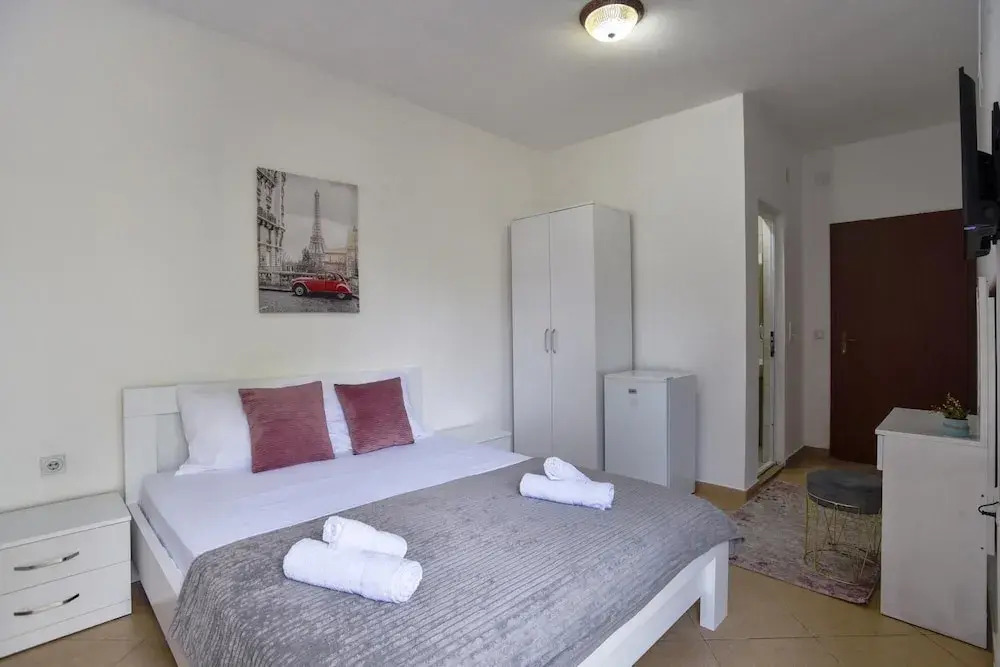 Ульцинь: Flat w Balcony Garden 5 min to Ulcinj Long Beach