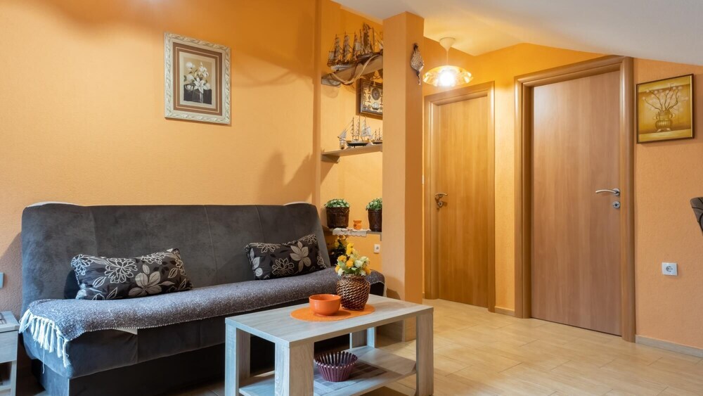 Доброта: Nature View Cozy Flat 1 min to Sea in Kotor