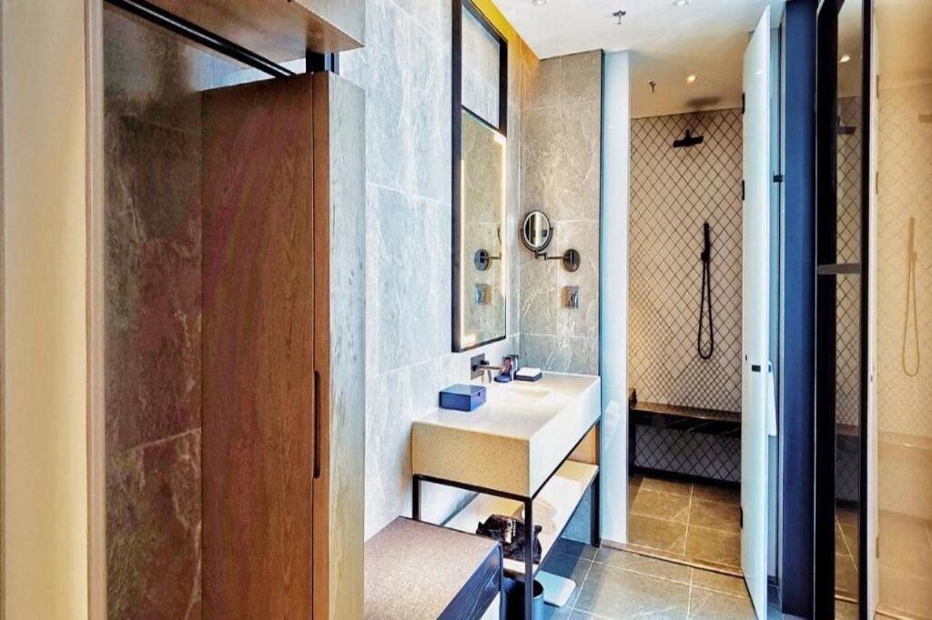 Яньтай: Aloft Yantai