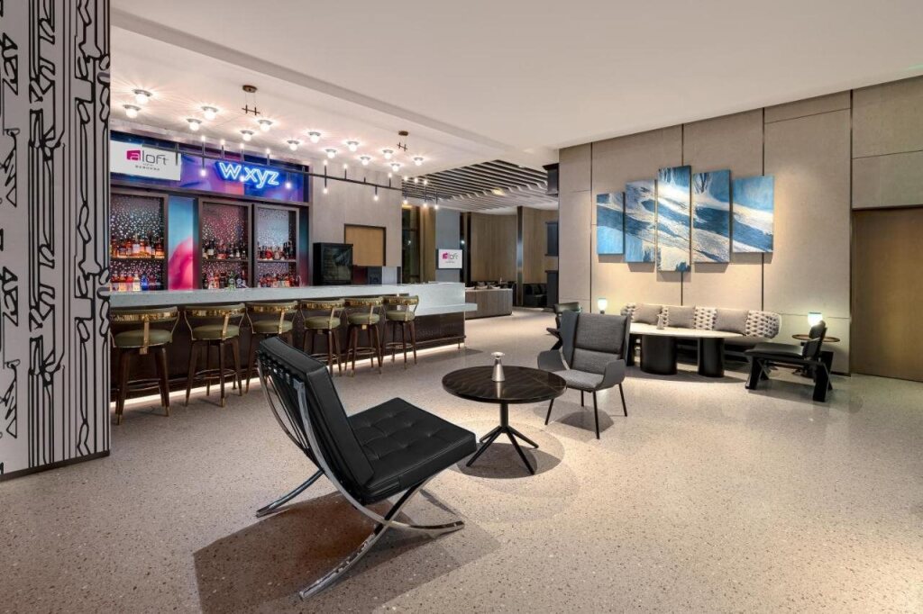 Яньтай: Aloft Yantai