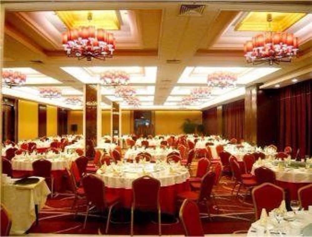 Цзыбо: Ramada Zibo