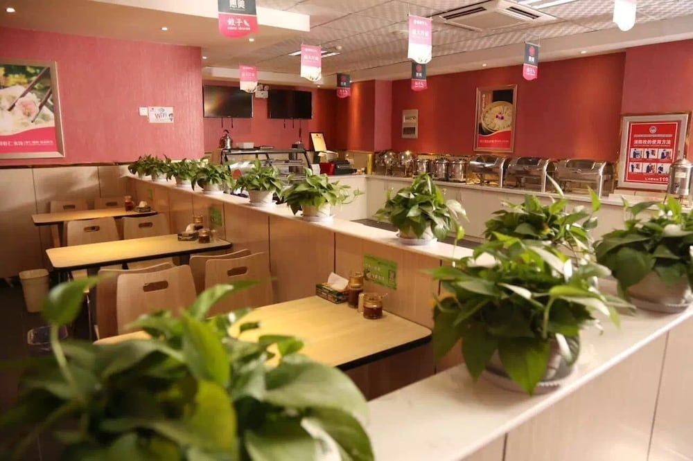 Лоян: GreenTree Inn Luoyang Luolong District University City Zhangheng Street Express Hotel