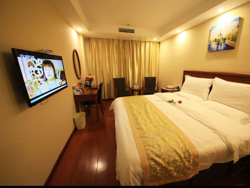 Аньцин: GreenTree Inn AnQing TaiHu County East RenMin Road Cultural Expo Park Express Hotel