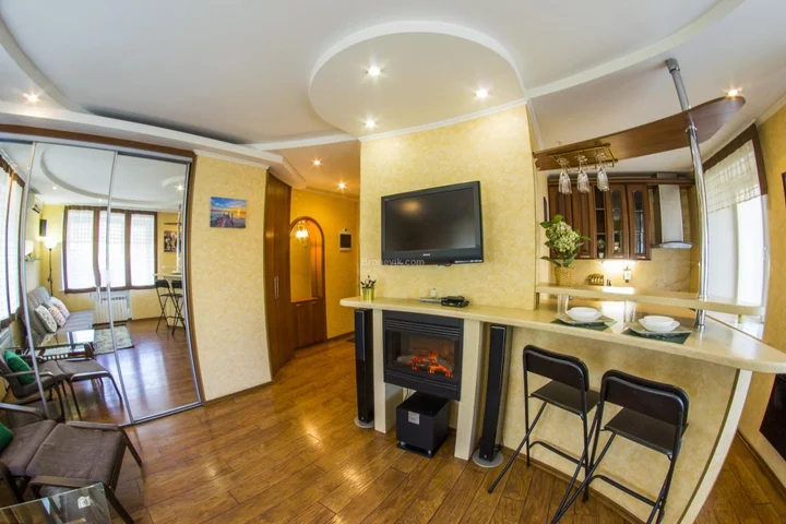 Омск: RENT-servis Apartamenty v istoricheskom tsentre Omska na Lermontova