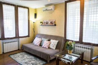 Омск: RENT-servis Apartamenty v istoricheskom tsentre Omska na Lermontova