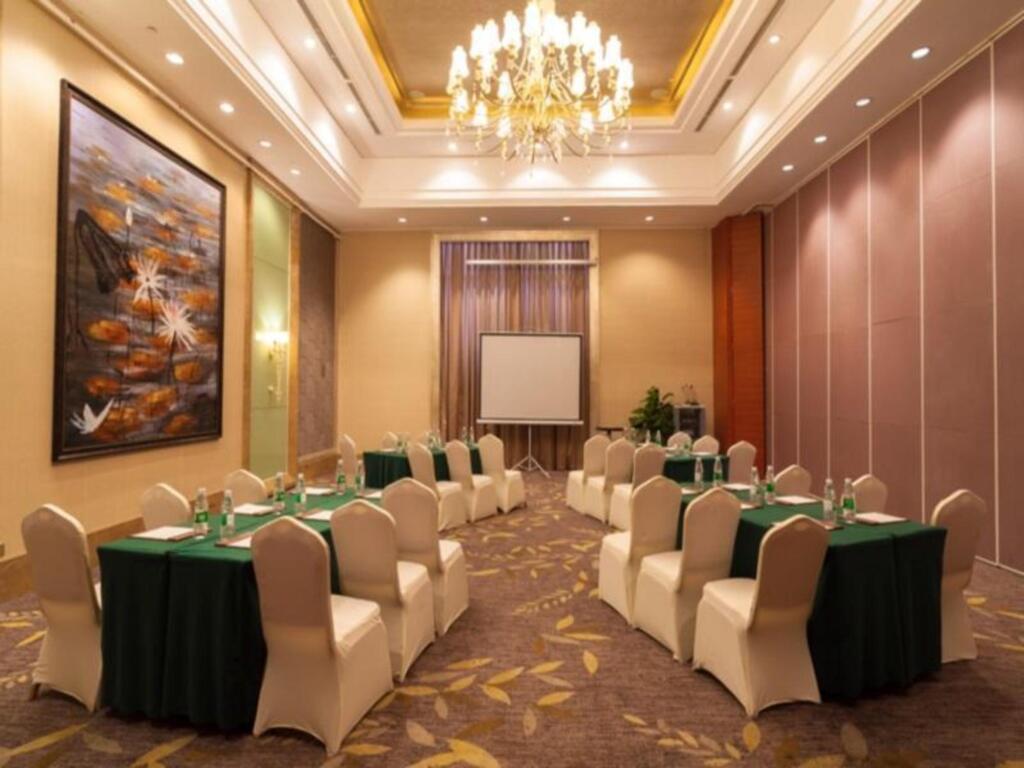 Чэнду: Xinjin Celebrity City Hotel