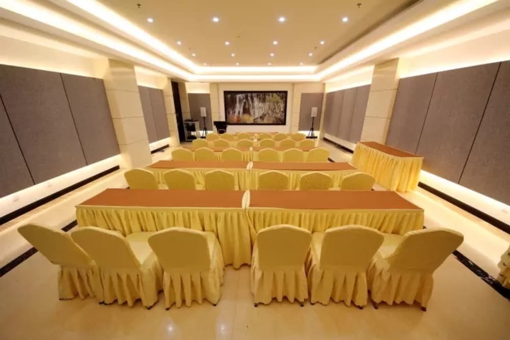 Циньхуандао: Best Western Qinhuangdao Junyu Grand Hotel