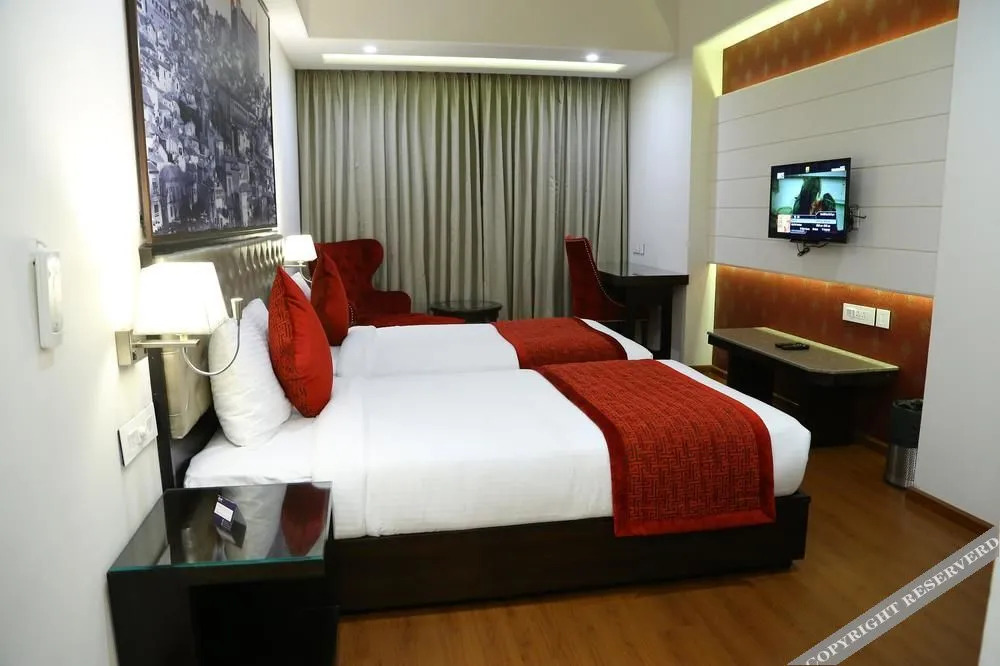 Мохали: Oyo Premium Ptl Chowk Phase 5 Mohali
