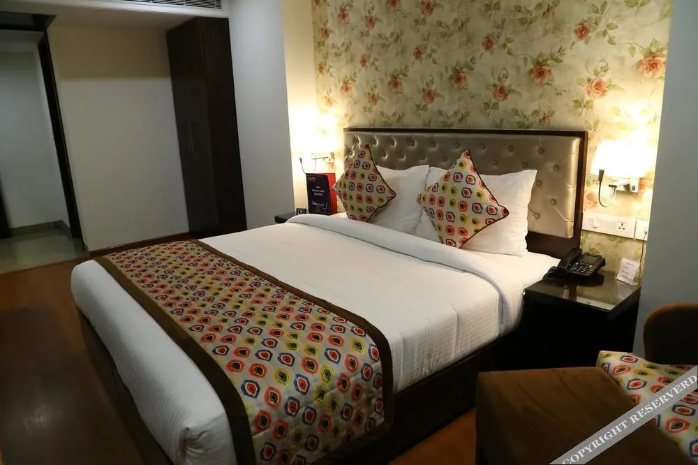 Мохали: Oyo Premium Ptl Chowk Phase 5 Mohali
