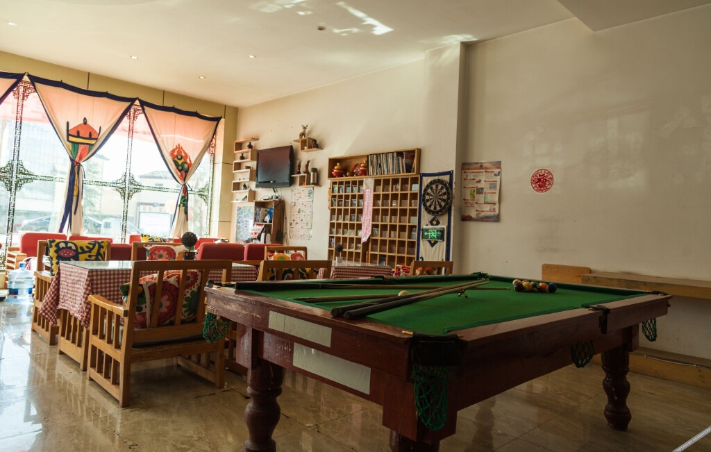 Шангри-Ла: ShangriLa Free Life Youth Hostel
