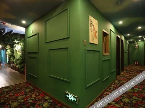 Чанша: Bailuyuan Theme Inn