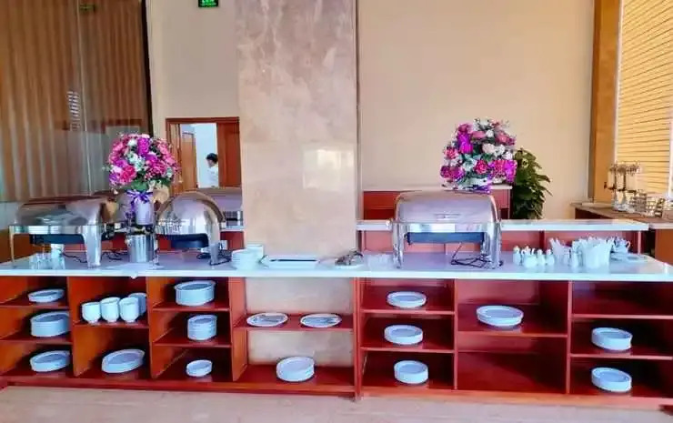 Хоанг Май: Song Quynh Hotel