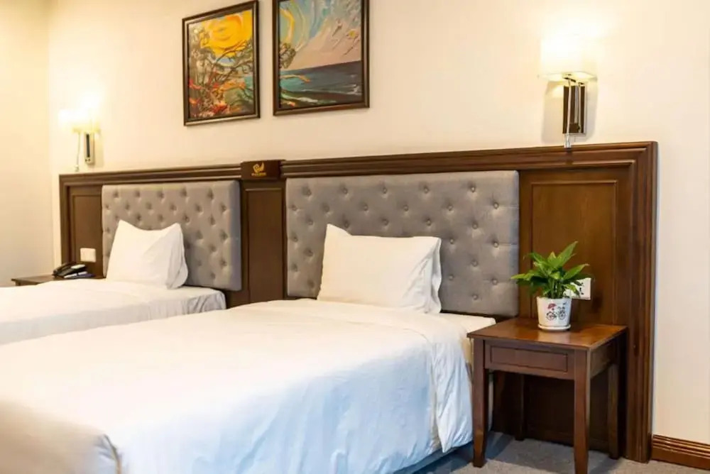 Халонг: Peace Hotel Ha Long