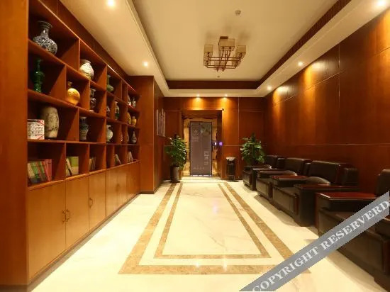 Чжэнчжоу: Home Inn Huayi Hotel (Zhengzhou Yaozhai Subway Station Jincheng Times Square)