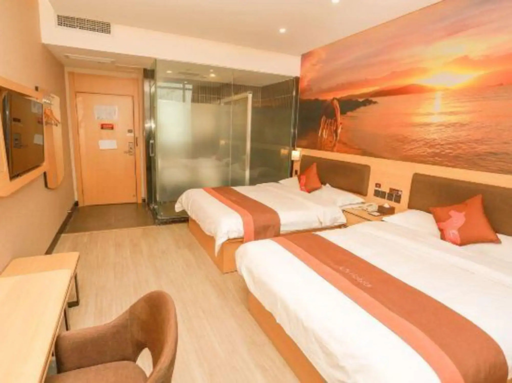 Наньчун: JUN hotels (Yilong Gaolu)