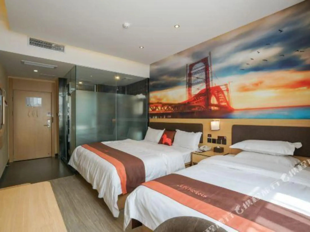 Наньчун: JUN hotels (Yilong Gaolu)