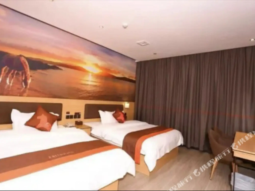 Наньчун: JUN hotels (Yilong Gaolu)