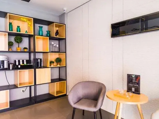 Шэньян: Home Inn Selected (Shenyang Zhongjie Henglong Plaza)