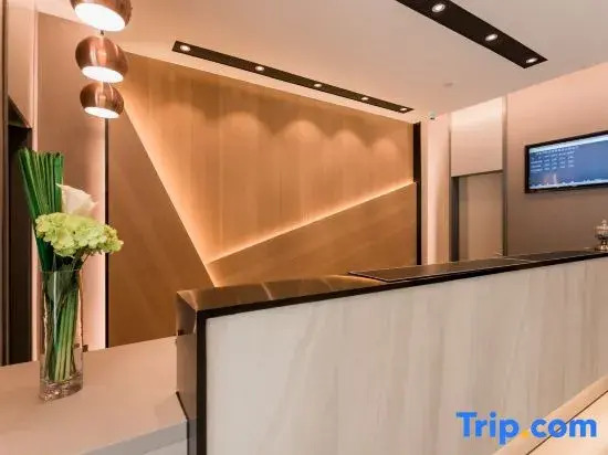 Циньхуандао: Home Inn Selected (Qinhuang Island Railway Station, Wanda Plaza)