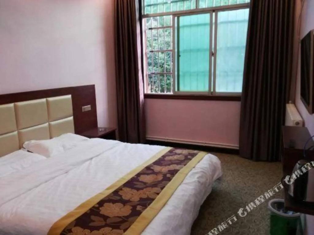 Баоцзи: Jinyuan Holiday Hotel