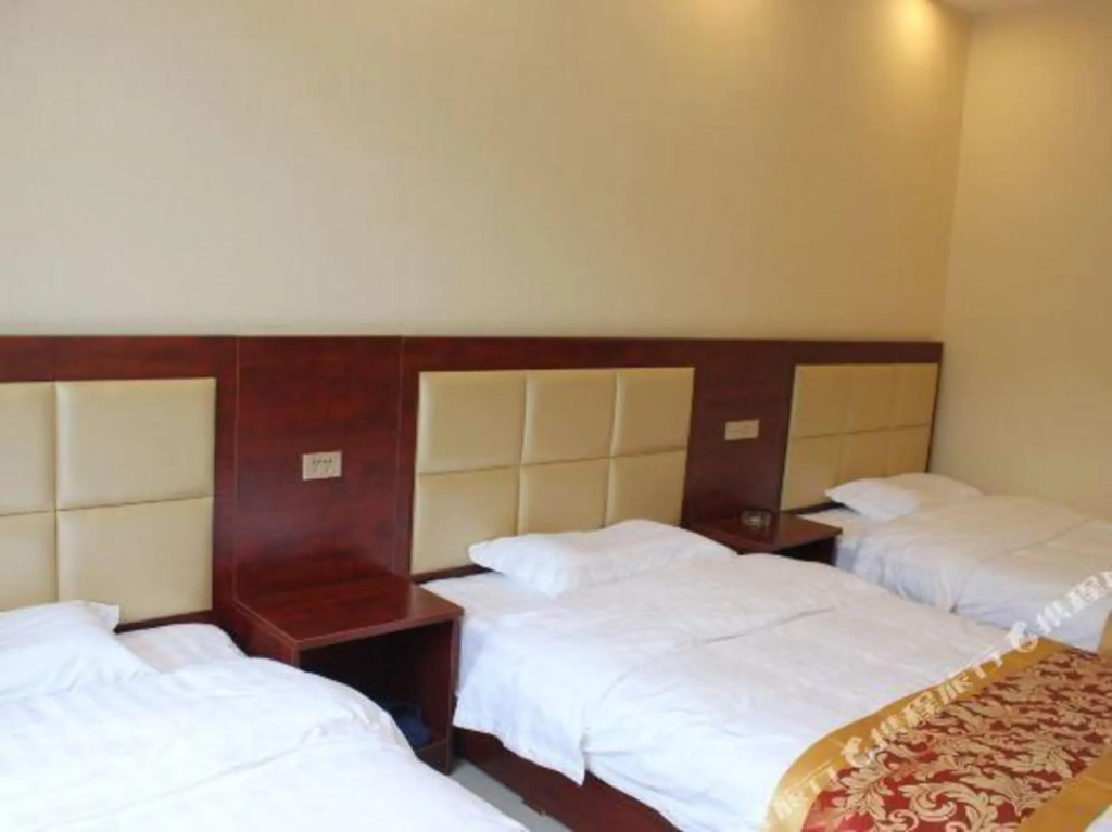 Баоцзи: Jinyuan Holiday Hotel