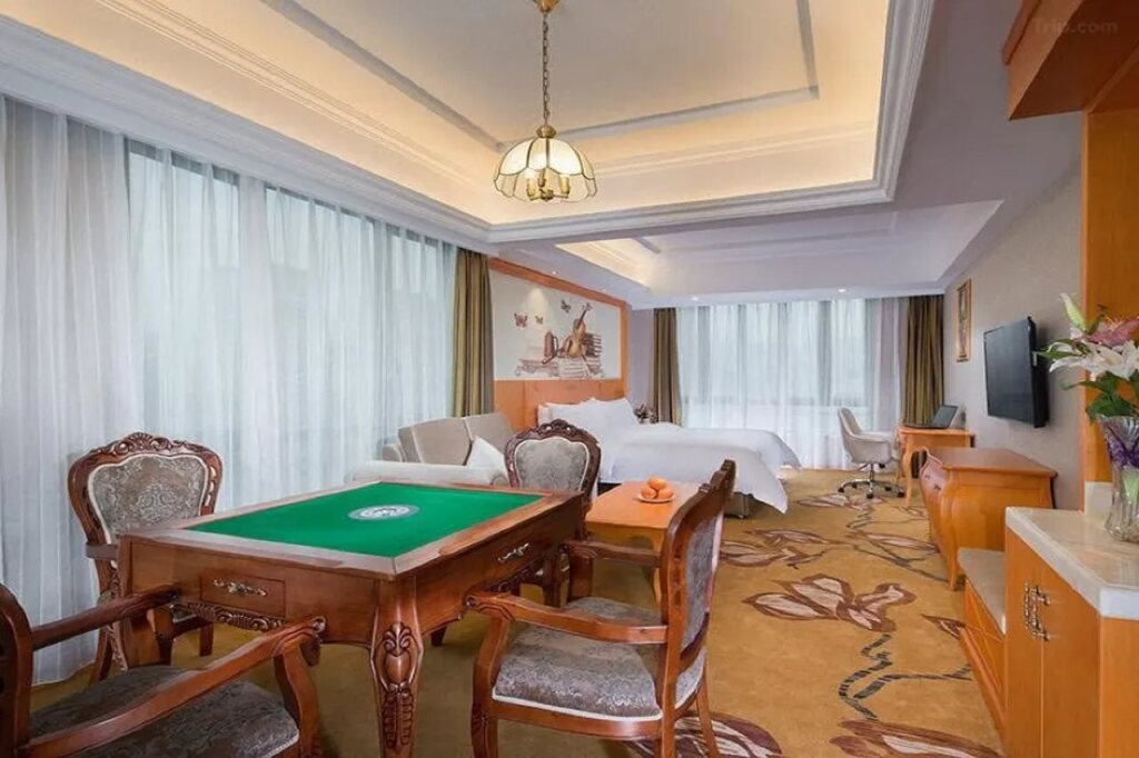 Чунцин: Vienna Hotel (Chongqing Qijiang Wanda Plaza)