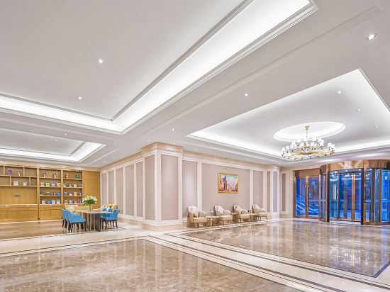 Чунцин: Vienna Hotel (Chongqing Jiangjin WandaPlaza Shengquan TempleMetro Station Branch）