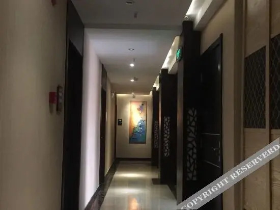 Анькан: Baihe Meilun Fashion Hotel