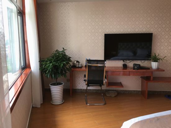 Аньцин: Yuexi Triumph Hotel
