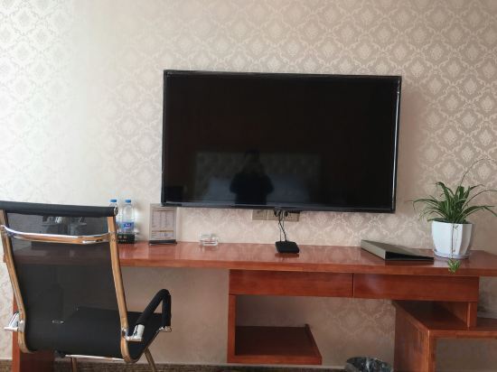 Аньцин: Yuexi Triumph Hotel