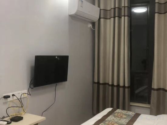 Аньцин: Anqing Hongzhi Hotel