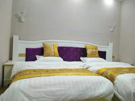 Аньцин: Anqing Hongzhi Hotel