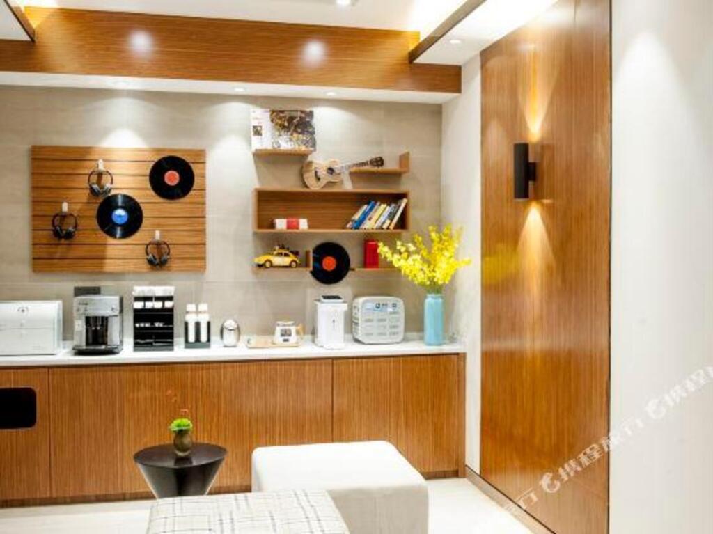 Ухань: Home Inn Plus (Wuhan Zhongnan Subway Station Mengshidai Branch)