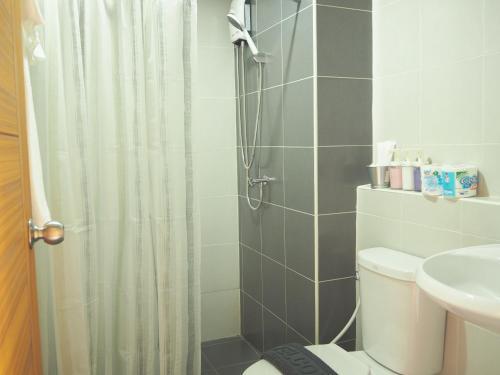 Самутпракан: Thipwichai Apartment