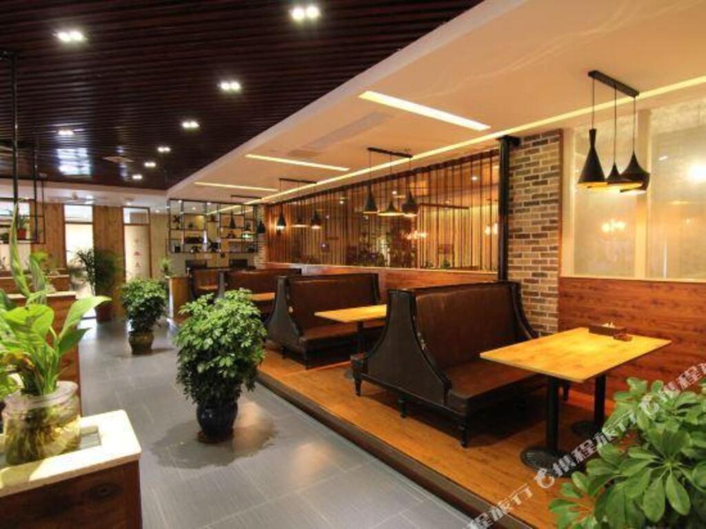 K Hotel — фото 2