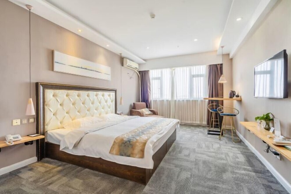 Вэйфан: Loft Hotel