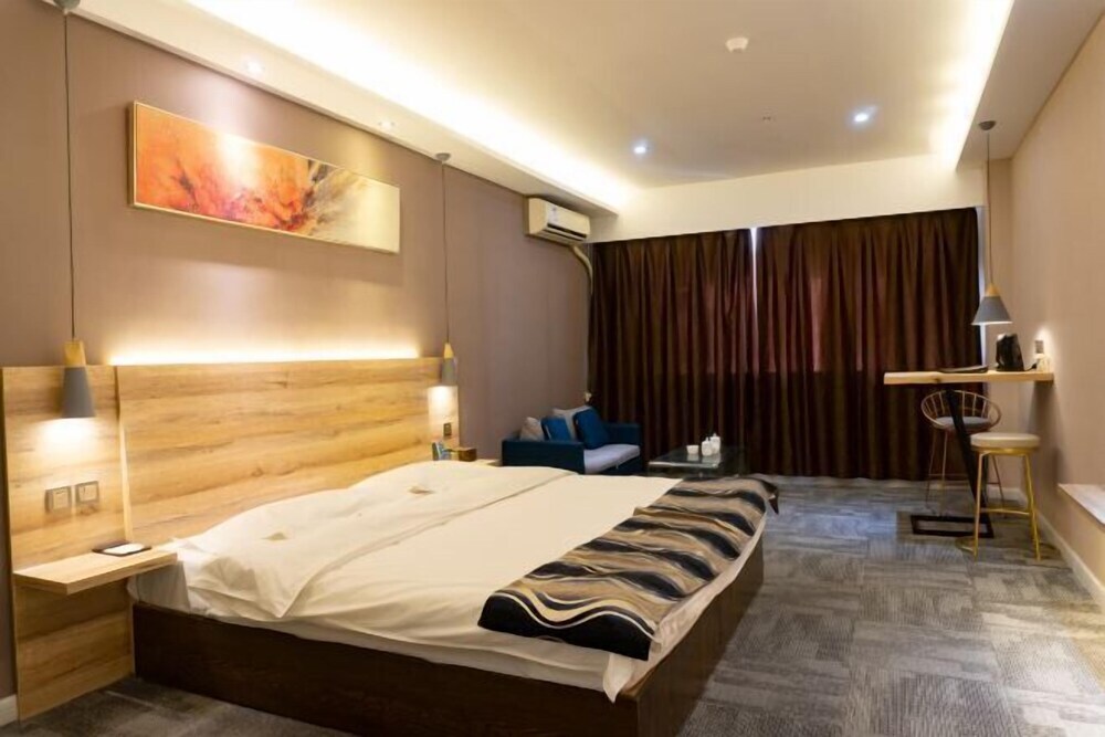Вэйфан: Loft Hotel