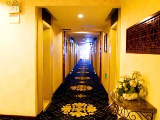 Наньчун: Phoenix Hotel